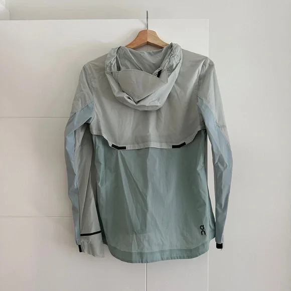 BNWOT On Running Core Jacket - Picture 5 of 8